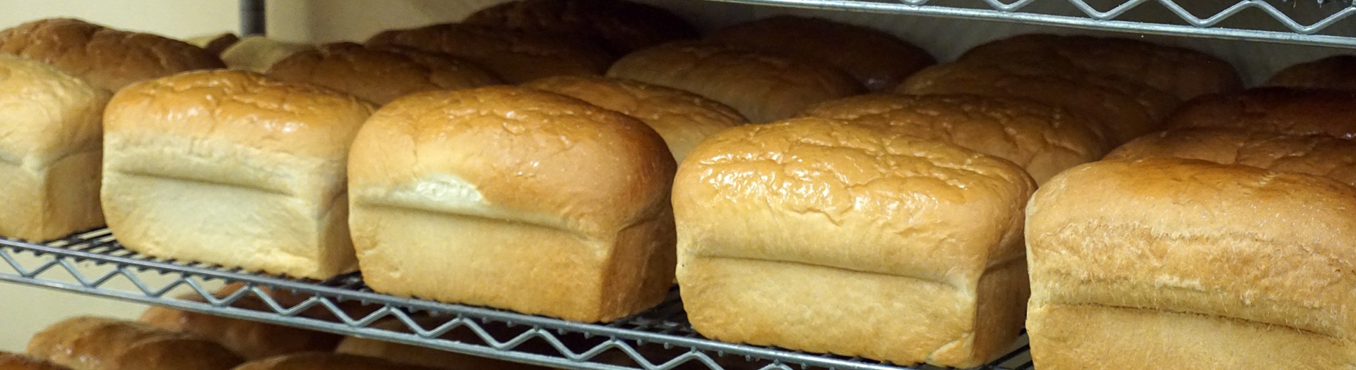 fresh_baked_bread_served_with_your_meal